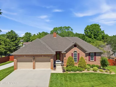 315 Silo Dr, Lenoir City, TN 37772