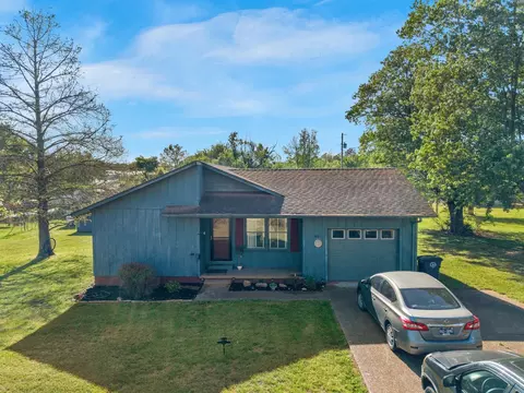 601 Courthouse View St, Lafayette, TN 37083
