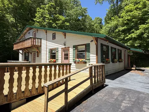 242 Cane Creek Rd, Hohenwald, TN 38462