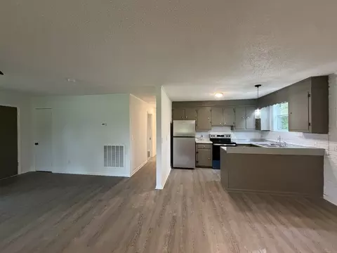 Living - 920 Damron Loop, Counce, TN 38326 photo 1 of 4