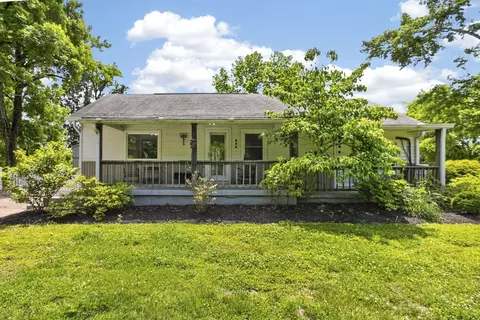 905 Swinging Bridge Rd, Old Hickory, TN 37138