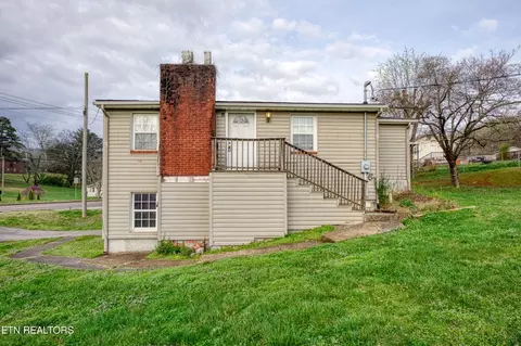 2225 NW Madison Rd, Knoxville, TN 37912