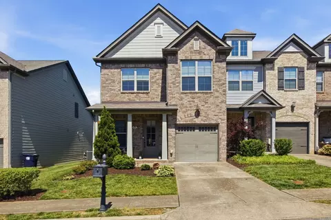 1437 Channing Dr, Thompsons Station, TN 37179