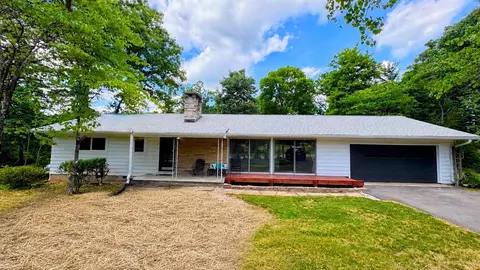 104 Pinehurst Ln, Signal Mountain, TN 37377