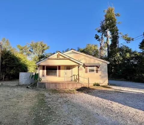 730 Cravens Dr, Savannah, TN 38372