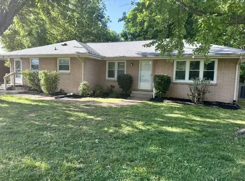 910 Glenwood Dr, Murfreesboro, TN 37129
