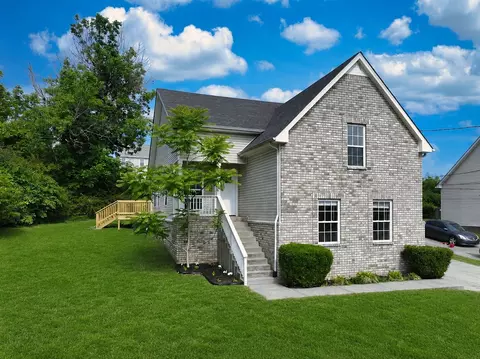 200 Larkin Springs Rd, Madison, TN 37115