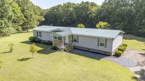 1125 Clifft Rd, Bolivar, TN 38008