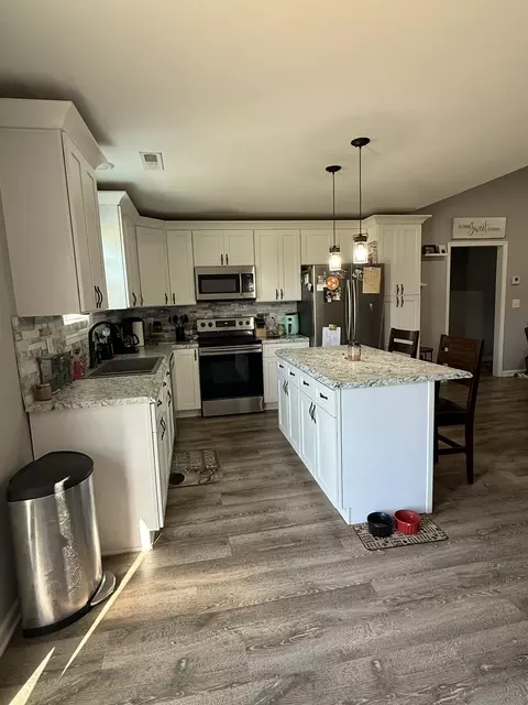 Kitchen - 622 2nd Ave S, Loretto, TN 38469 photo 4 of 5
