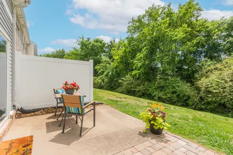 1056 Somerset Springs Dr, Spring Hill, TN 37174