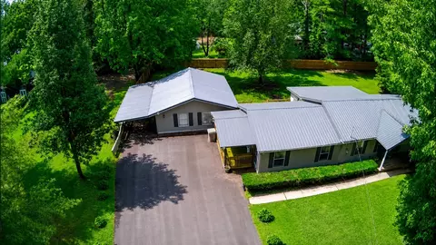 165 Tanglewood Trl, Estill Springs, TN 37330