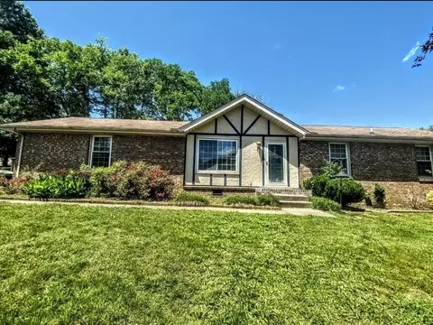 703 Lucien Dr, Goodlettsville, TN 37072