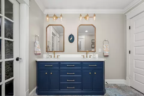 Bath - 512 E College St, Murfreesboro, TN 37130 photo 4 of 6