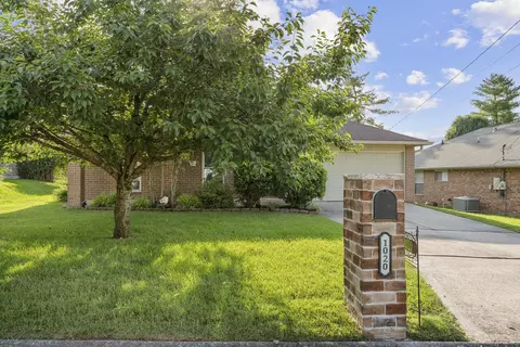 1020 Bret Ridge Dr, Hermitage, TN 37076