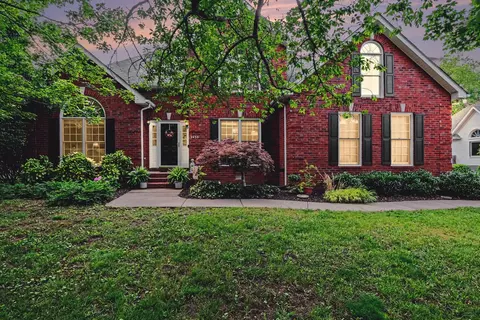 2439 Amber Glen Dr, Murfreesboro, TN 37128