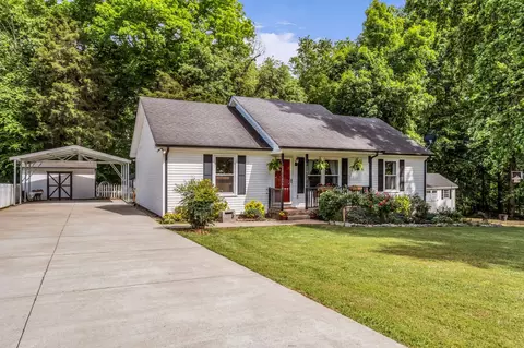 2017 Shawnee Ln, Greenbrier, TN 37073