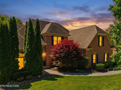 9106 Farrell Park Ln, Knoxville, TN 37922