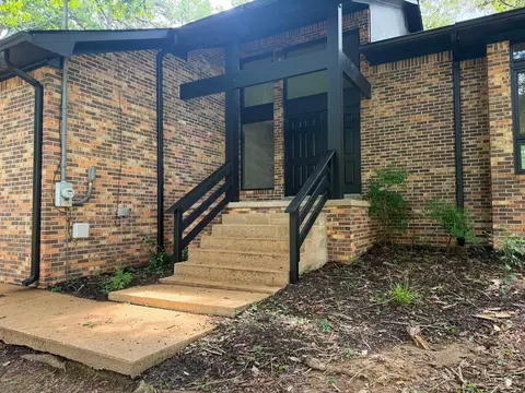 102 Parkwood Ln, Hohenwald, TN 38462