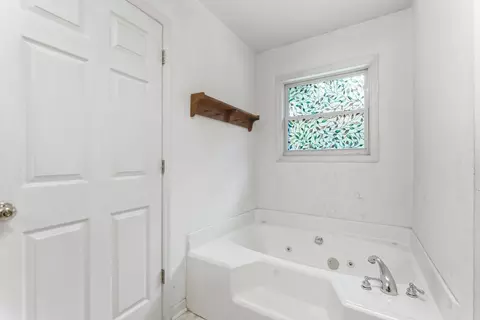 Bath - 404 Heikens Dr, Decherd, TN 37324 photo 2 of 3
