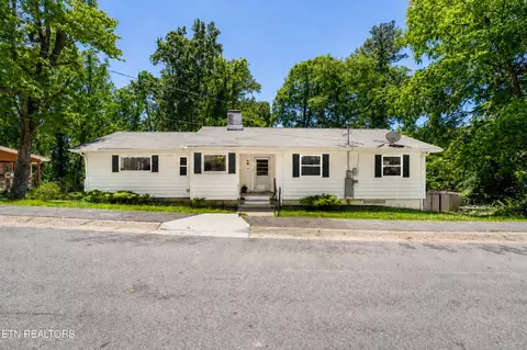 101 Disston Rd, Oak Ridge, TN 37830