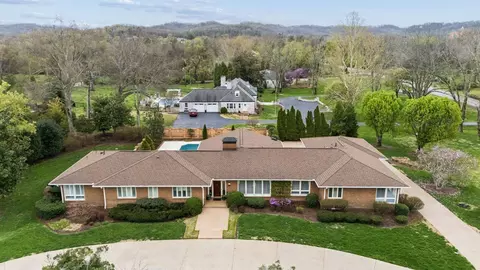 6401 E Valley Ct, Nashville, TN 37205