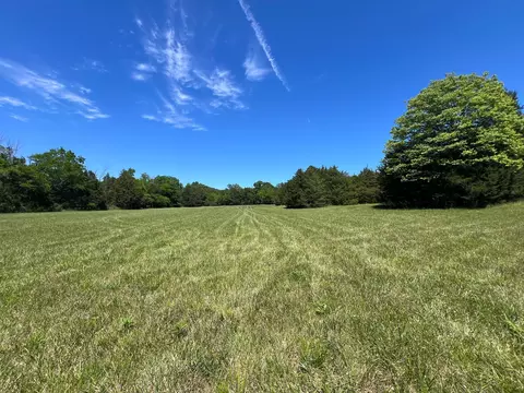 2825 Oregon Rd, Milton, TN 37118