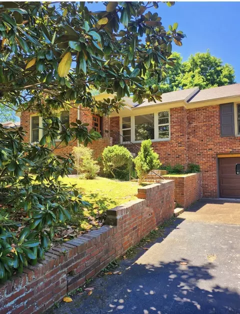 208 Trahern Ln, Clarksville, TN 37040