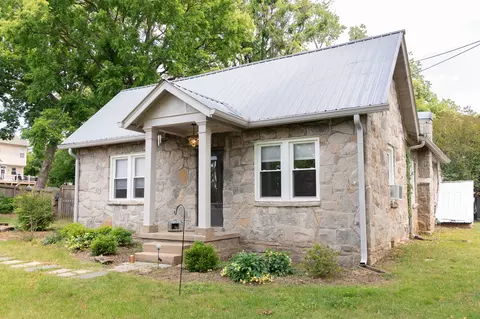 1525 Riverside Dr, Nashville, TN 37206
