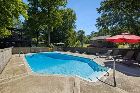 518 Ridgemont Dr, Dickson, TN 37055