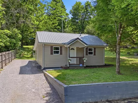 121 Sharp Rd, Athens, TN 37303