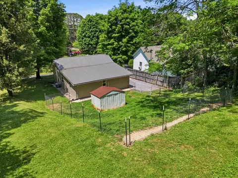 Exterior - 121 Sharp Rd, Athens, TN 37303 photo 4 of 6