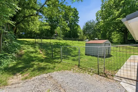 Exterior - 121 Sharp Rd, Athens, TN 37303 photo 5 of 6