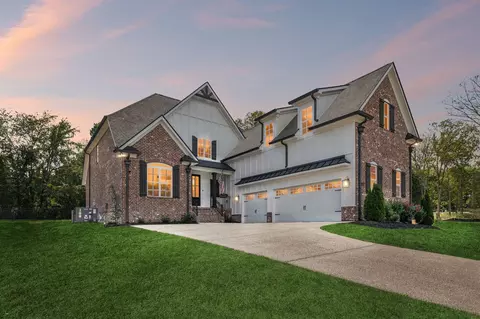1122 Willow Springs Dr, Lebanon, TN 37087
