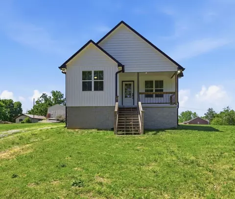 530 S Oak St, Hohenwald, TN 38462