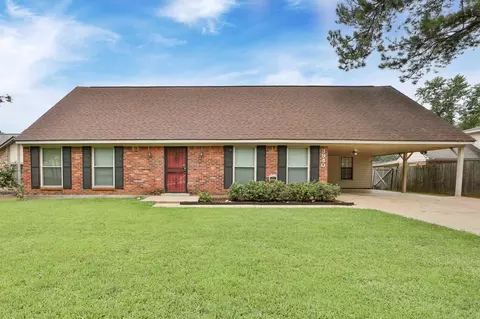 3940 Clover Hill Dr, Memphis, TN 38135