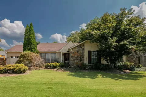 9693 Pine Point Dr, Arlington, TN 38002
