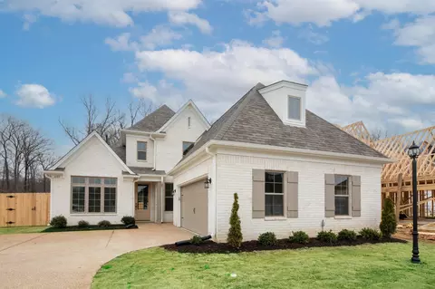 600 Holden Dr, Cordova, TN 38018