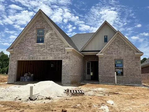 90 Downy Birch Cv, Oakland, TN 38060