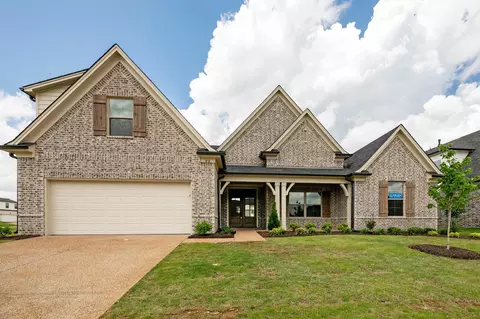 80 Sugalina Valley Dr, Oakland, TN 38060