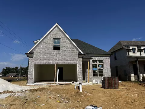 15 Chickasaw Trace Dr, Oakland, TN 38060