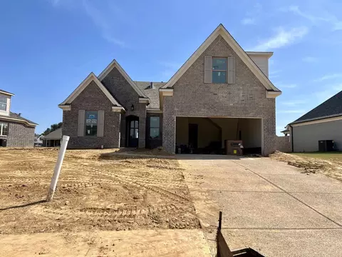 65 Laurel Wood Ln, Oakland, TN 38060