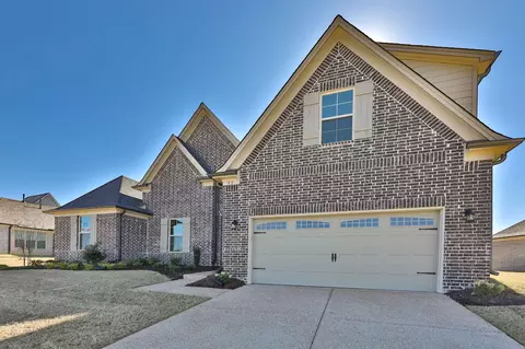 55 Laurel Wood Ln, Oakland, TN 38060