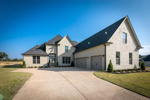 126 Fruited Plain Dr, Collierville, TN 38017