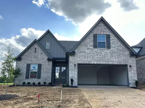 44 St Andrews Dr, Oakland, TN 38060