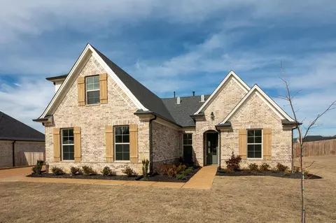 40 Misty Meadow Ln, Oakland, TN 38060