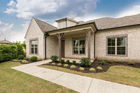 3055 Sterlingshire Dr #14, Memphis, TN 38133
