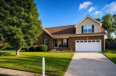 727 Ellie Nat Dr, Clarksville, TN 37040