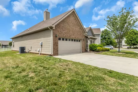 Exterior - 3139 Mapleside Ln, Murfreesboro, TN 37128 photo 4 of 7