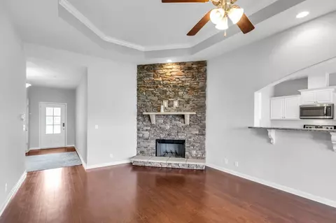 Living - 3139 Mapleside Ln, Murfreesboro, TN 37128 photo 1 of 2
