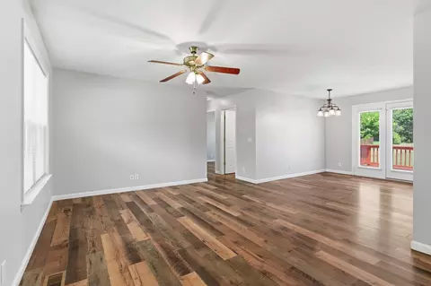 Living - 1150 17th Ave E, Springfield, TN 37172 photo 1 of 3
